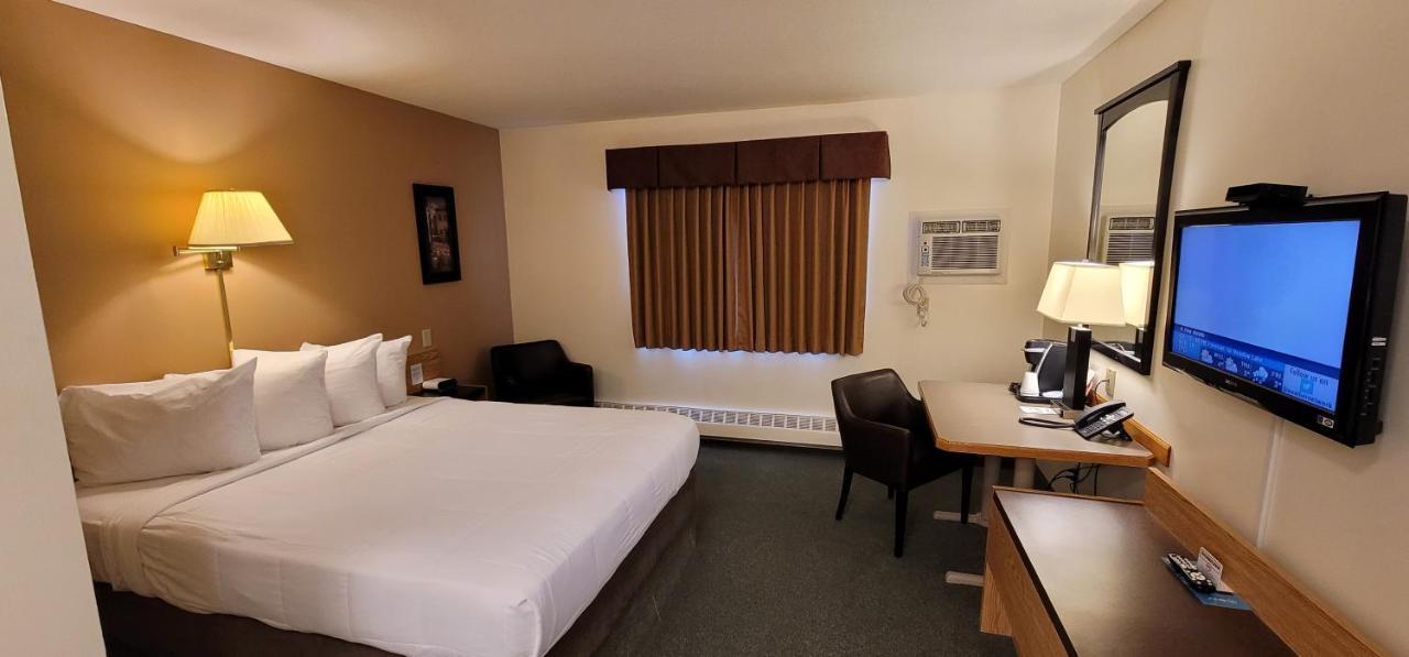 Woodland Inn Meadow Lake Extérieur photo