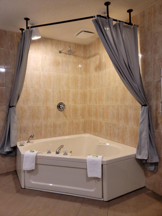 Woodland Inn Meadow Lake Extérieur photo