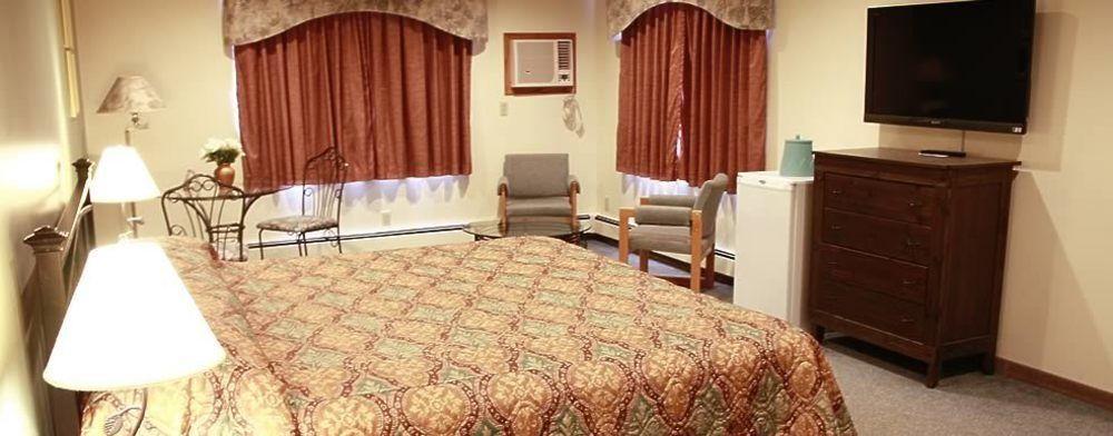 Woodland Inn Meadow Lake Extérieur photo