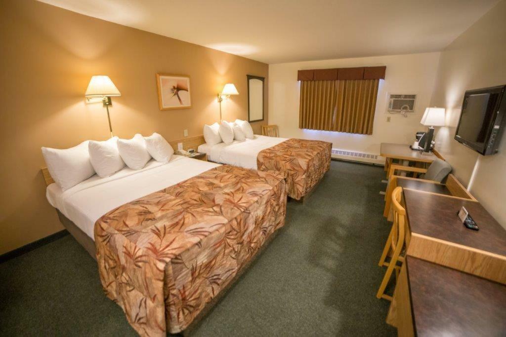 Woodland Inn Meadow Lake Extérieur photo